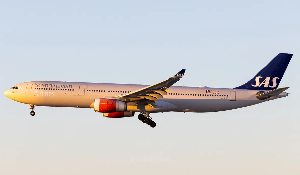 SAS A330 at sunrise